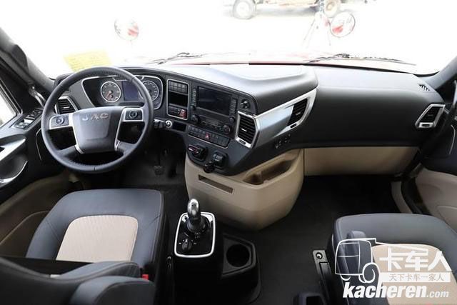 揭秘格爾發(fā)長頭重卡 康明斯 ZF 美馳！還有1000升油箱和大臥鋪！