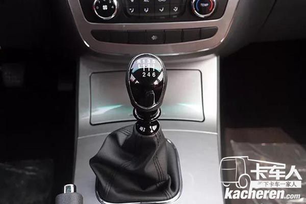 全系標(biāo)配6速手動變速箱