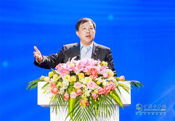 上汽集團副總裁、上汽紅巖董事長藍青松