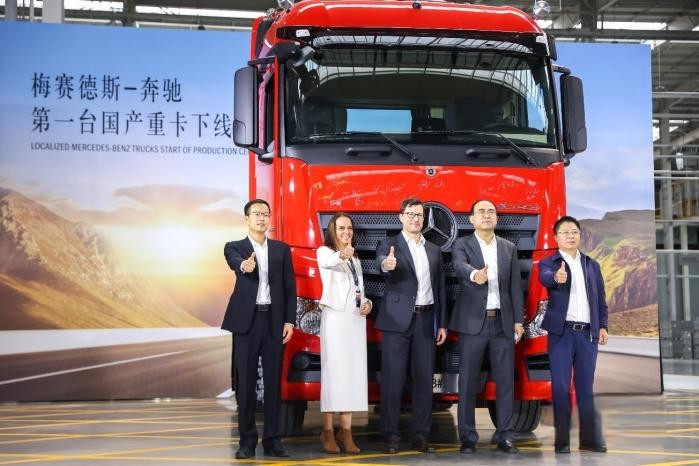 首批梅賽德斯-奔馳國產化重卡將于11月初正式交付客戶。