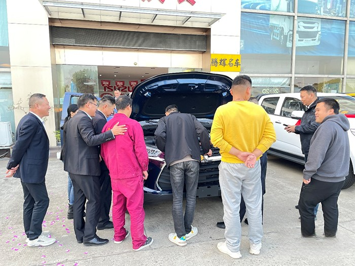 慶鈴五十鈴，TAGA達咖H8AT皮卡，輕卡