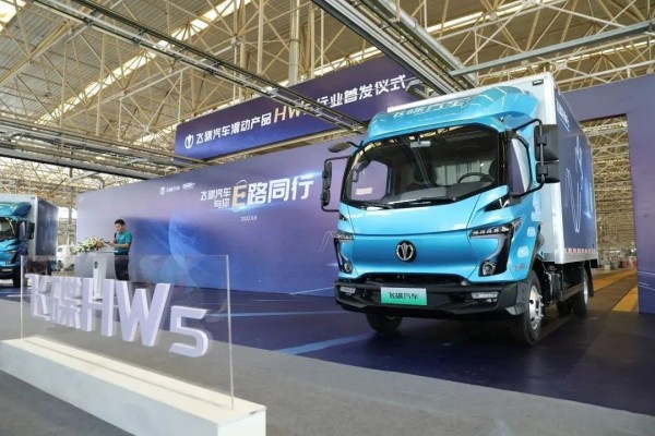 為什么說卡車司機(jī)更適合買混動卡車？飛碟HW5給你答案