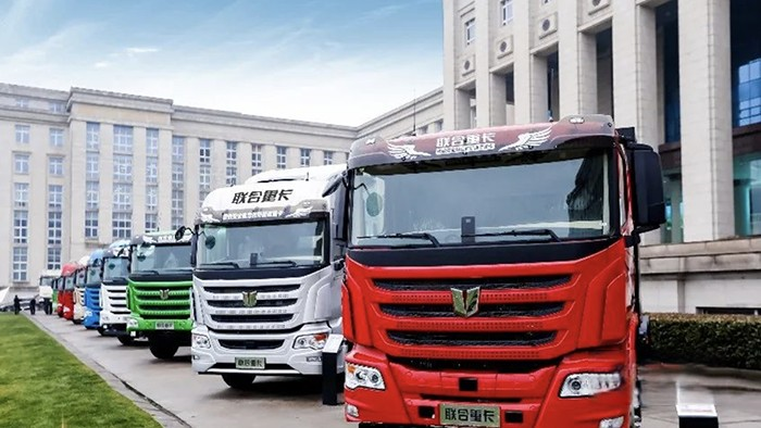 現場簽單2300臺！聯合重卡+玉柴重機 共創共贏