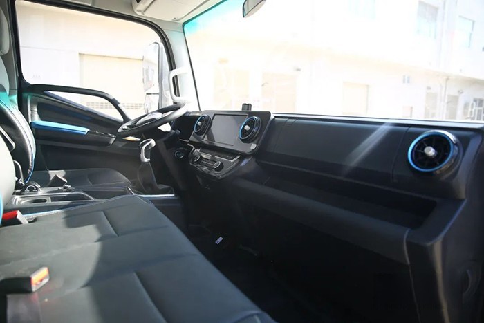 高端再進化,全新一代歐馬可超級卡車定義高端輕卡更高標準!