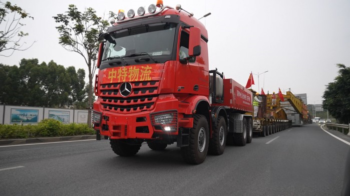 總牽引質量500噸！ 新款奔馳Arocs SLT福廈“北電南送”工程大件首運