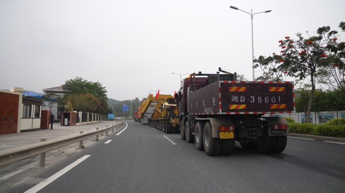 總牽引質量500噸！ 新款奔馳Arocs SLT福廈“北電南送”工程大件首運