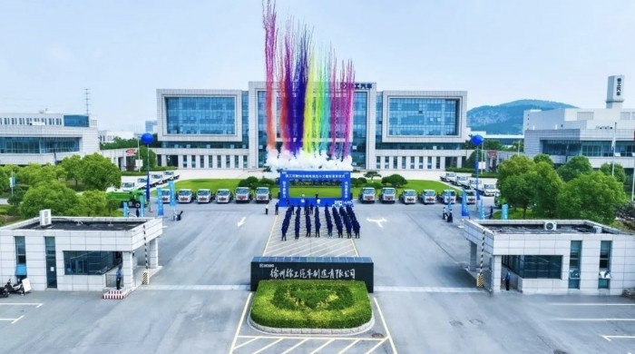 造車新勢(shì)力 共創(chuàng)星未來(lái) ，徐工漢馳50臺(tái)純電動(dòng)五小工程車發(fā)車！