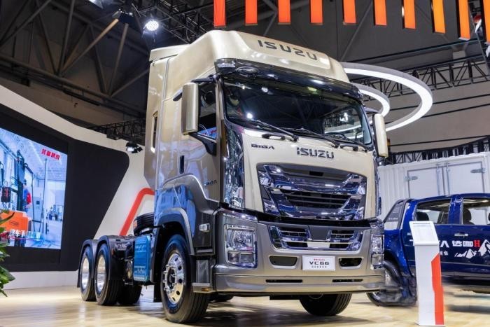 綠擎智享 鈴創(chuàng)未來！慶鈴五十鈴多款精品車型亮相第二十五屆重慶車展