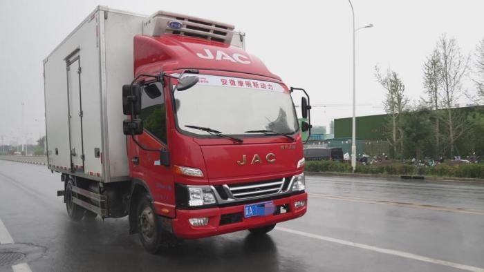 長途運輸冷凍貨物，創(chuàng)業(yè)7年的他攜手江淮1卡駿鈴做老板