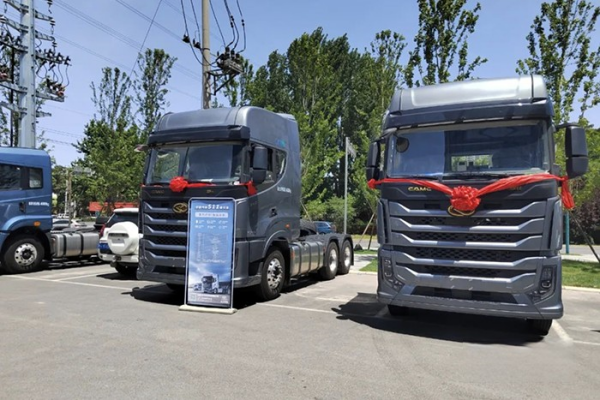 “質”行天下 價值“惠”選 華菱重卡實力璀璨河南溫縣