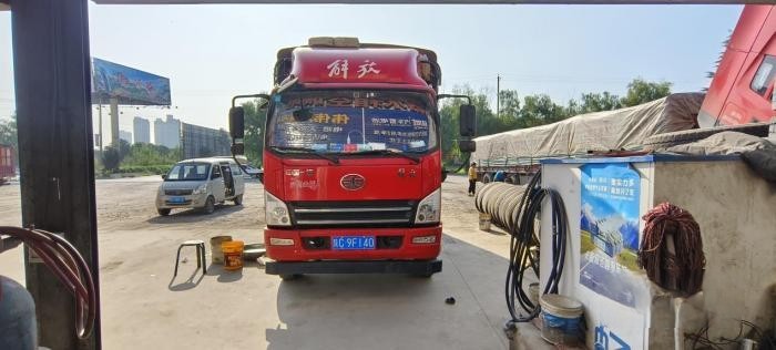 走最難最險的路！他與解放虎VH在“掛壁公路”上盤旋