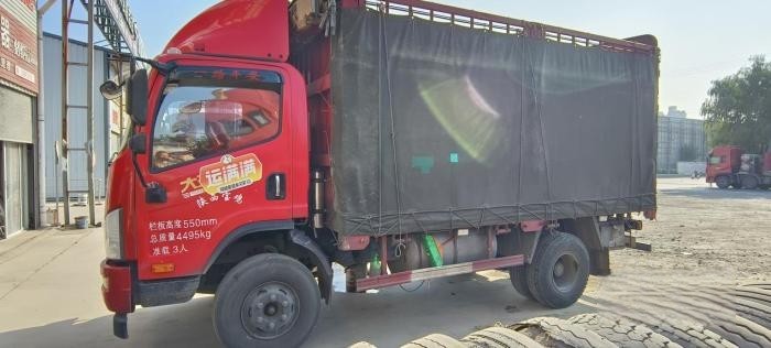 走最難最險的路！他與解放虎VH在“掛壁公路”上盤旋