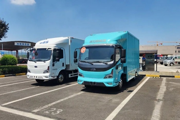 慶鈴EVM600純電動輕卡,一舉奪獲輕型貨廂組(輕卡組)全能金獎、最佳節能能力獎、最佳續航能力獎、最佳動力性能獎、最佳制動性能獎五項大獎。