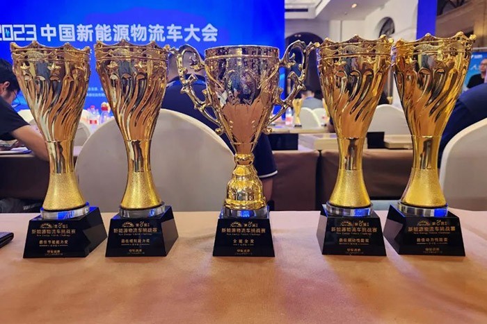 慶鈴EVM600純電動輕卡,一舉奪獲輕型貨廂組(輕卡組)全能金獎、最佳節能能力獎、最佳續航能力獎、最佳動力性能獎、最佳制動性能獎五項大獎。