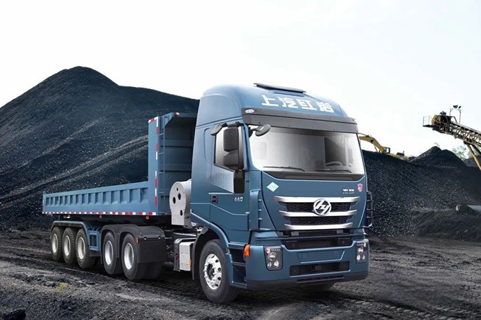 在砂石料煤炭運輸場景中總是不乏上汽紅巖NG重卡的身影，其中一個重要原因就是它夠省，接下來我們就來具體算算到底有多省！