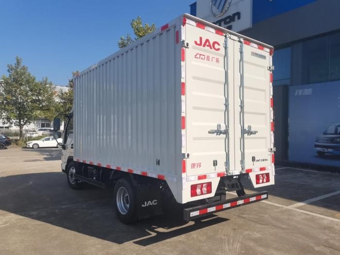 更長更寬更強 價格僅6.99萬 康鈴創富之星H3測評